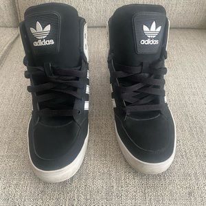 Men’s Adidas high top Size 10